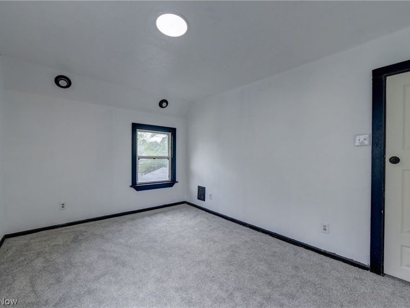 2718 Roanoke Avenue, Cleveland, OH 44109 Photo 35