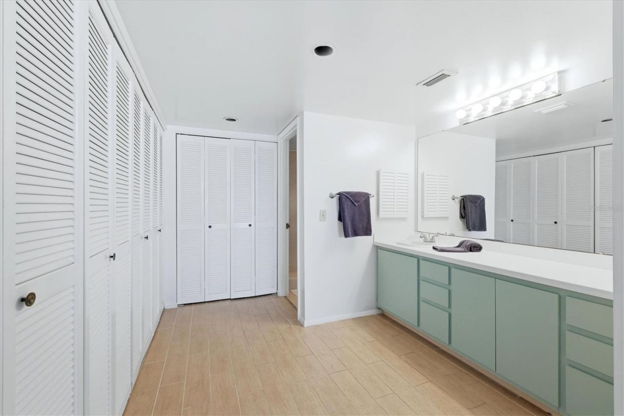 2089 Gulf Of Mexico Drive, Unit G1-302, Longboat Key, FL 34228 Photo
