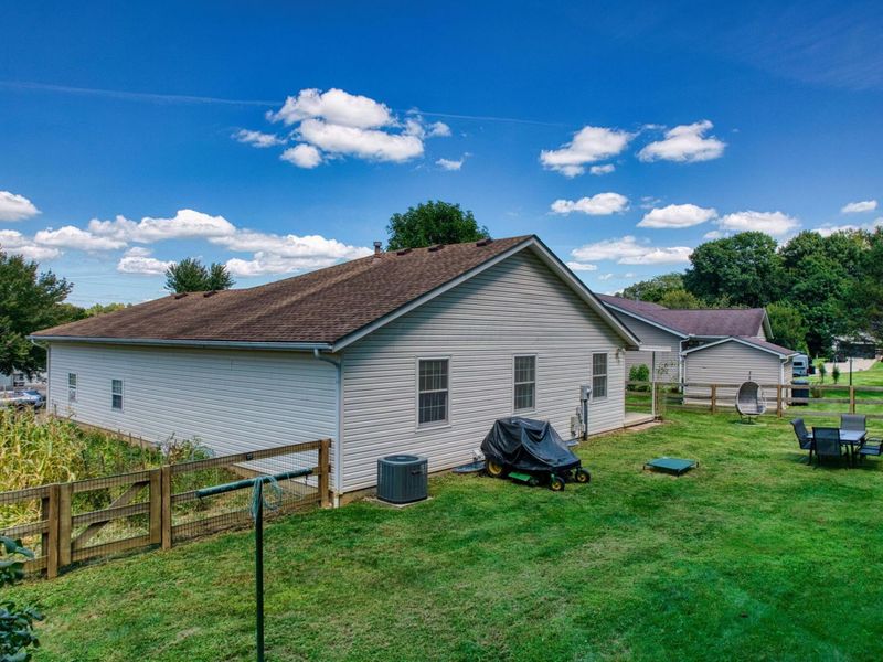 1133 Coventry Circle, Lancaster, OH 43130 Photo 13