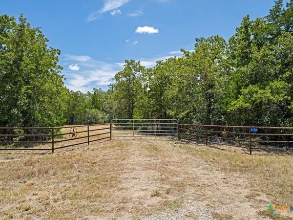 3750 FM 2237 , Flatonia, TX 78941