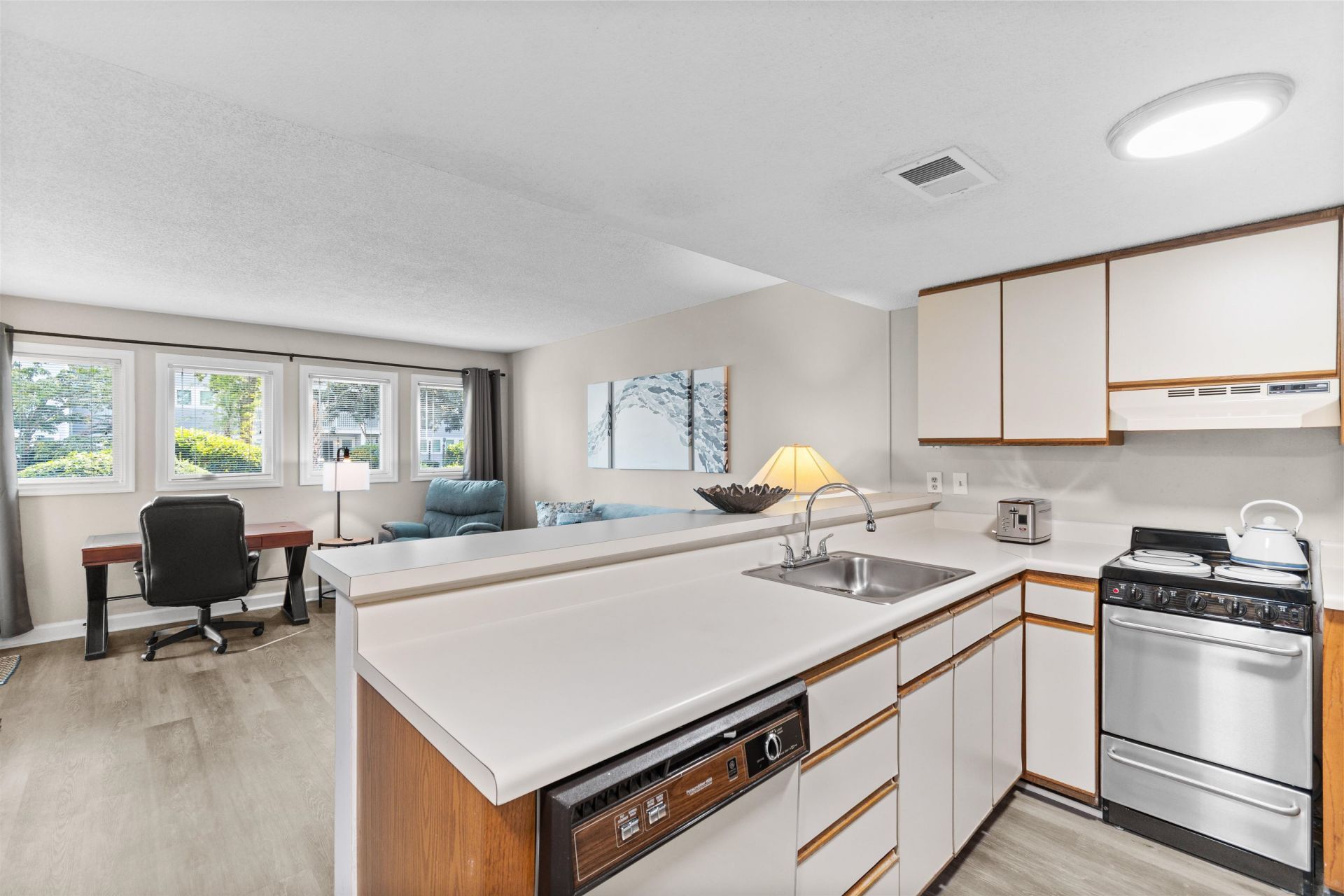 5905 South Kings Hwy. Photo 4