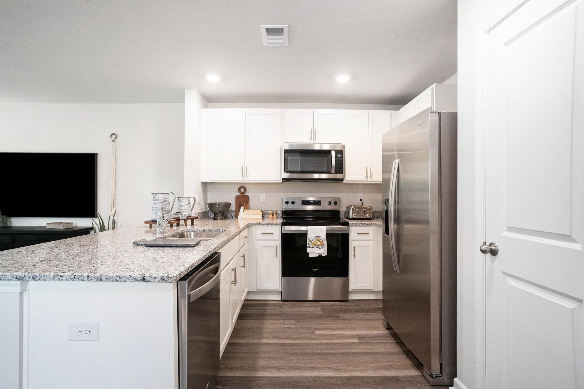 478 Gemstone Blvd Photo 12