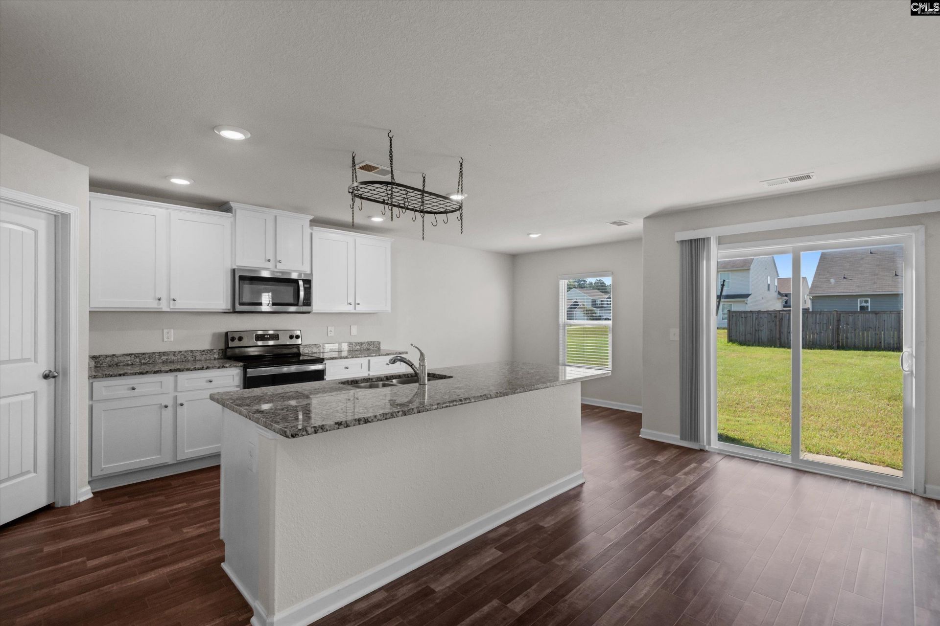 607 Wild Tulip Court  Photo 7