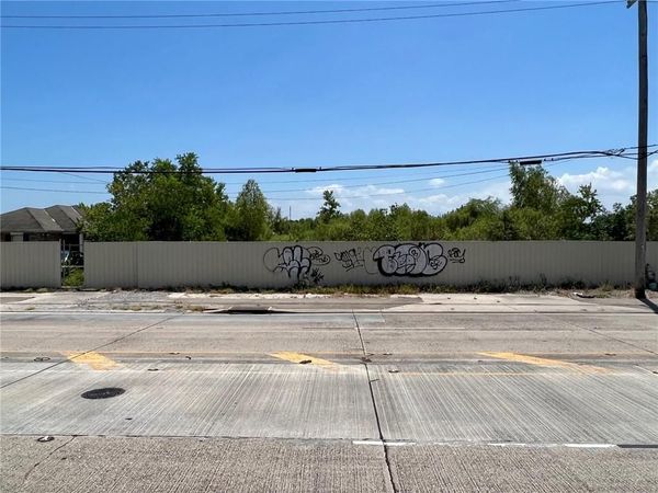 13200 LINCOLN BEACH Boulevard , New Orleans, LA 70128