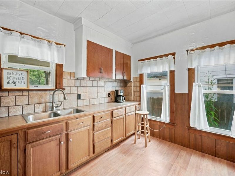 637 Dewey Avenue, Elyria, OH 44035 Photo 12