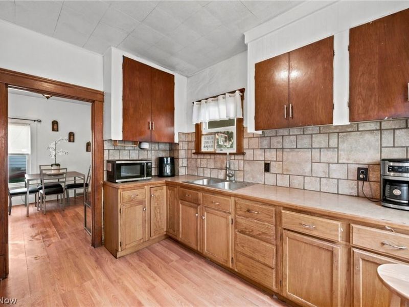 637 Dewey Avenue, Elyria, OH 44035 Photo 14