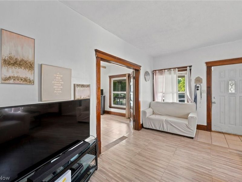 637 Dewey Avenue, Elyria, OH 44035 Photo 6