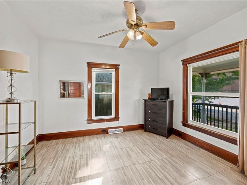 637 Dewey Avenue, Elyria, OH 44035 Photo 8
