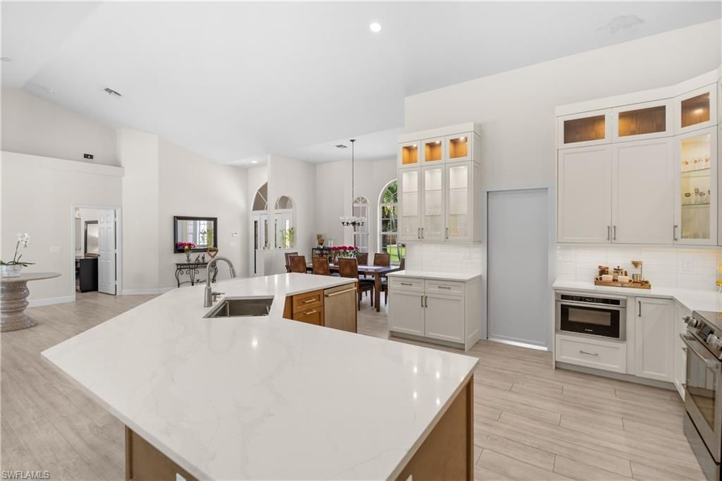6521 Livingston Woods Ln, Naples, FL 34109 Photo
