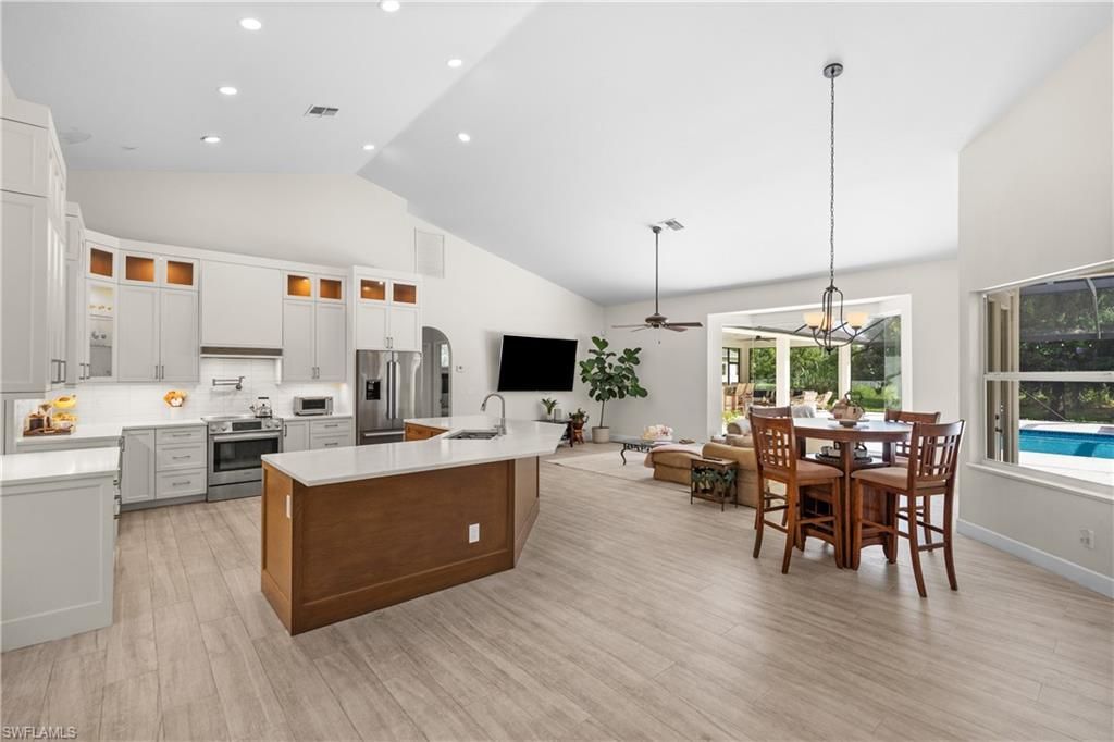 6521 Livingston Woods Ln, Naples, FL 34109 Photo