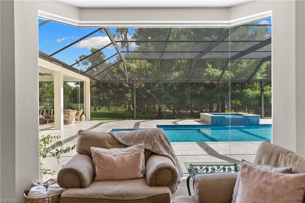 6521 Livingston Woods Ln, Naples, FL 34109 Photo