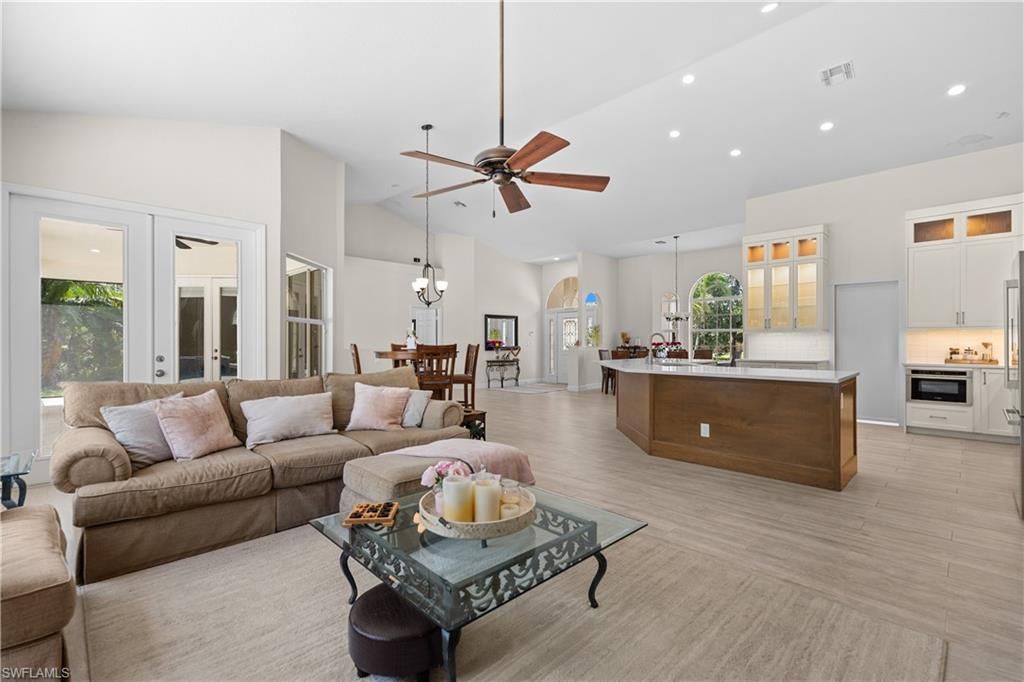 6521 Livingston Woods Ln, Naples, FL 34109 Photo