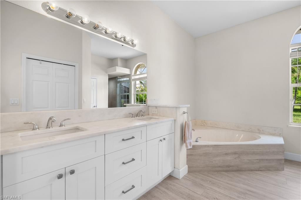 6521 Livingston Woods Ln, Naples, FL 34109 Photo