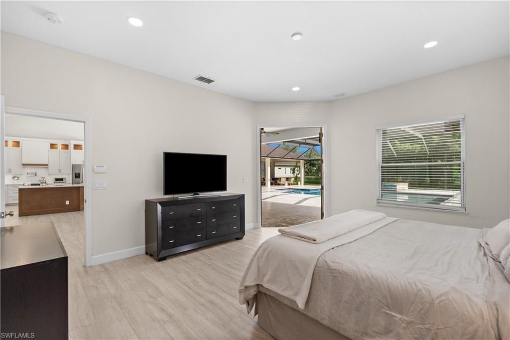 6521 Livingston Woods Ln, Naples, FL 34109 Photo