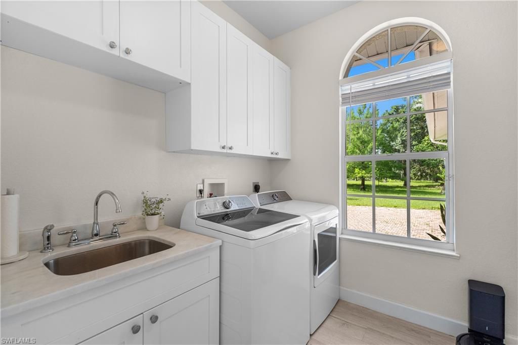 6521 Livingston Woods Ln, Naples, FL 34109 Photo