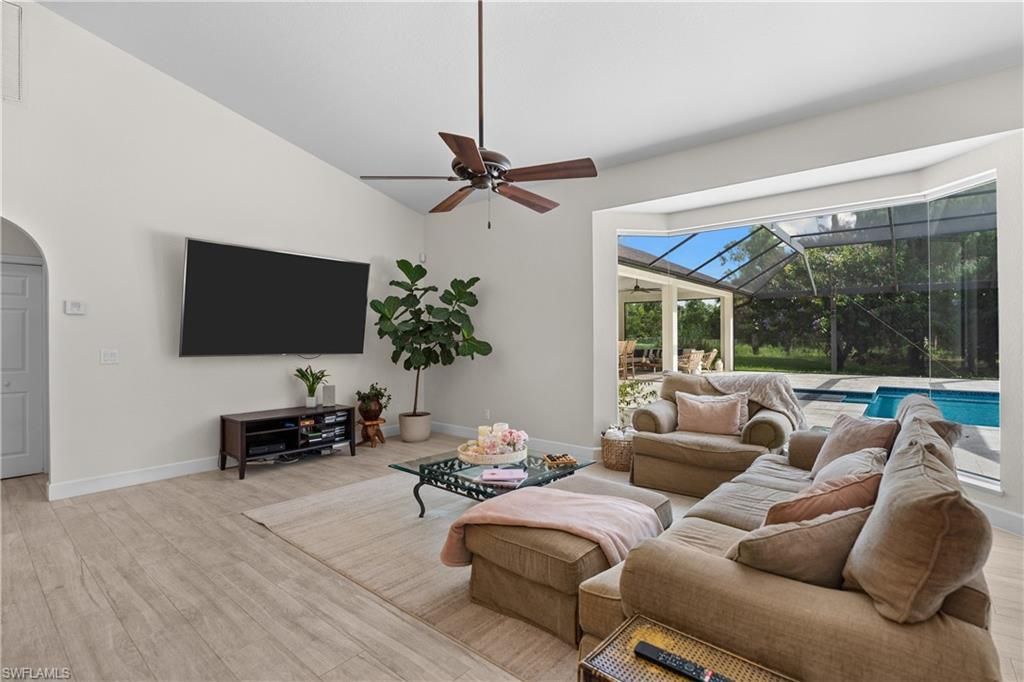 6521 Livingston Woods Ln, Naples, FL 34109 Photo