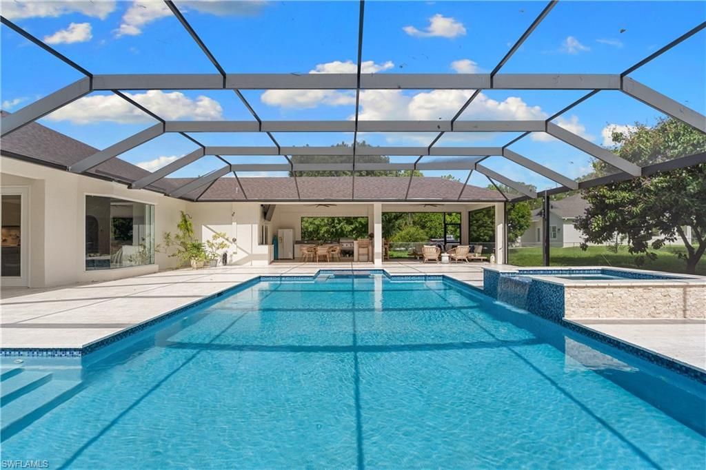 6521 Livingston Woods Ln, Naples, FL 34109 Photo