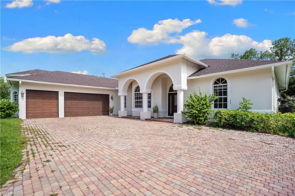 6521 Livingston Woods Ln, Naples, FL 34109 Photo