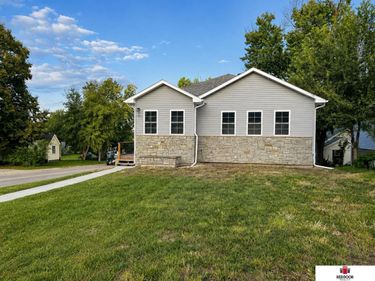 1301 N 9th Street, Beatrice, NE 68310