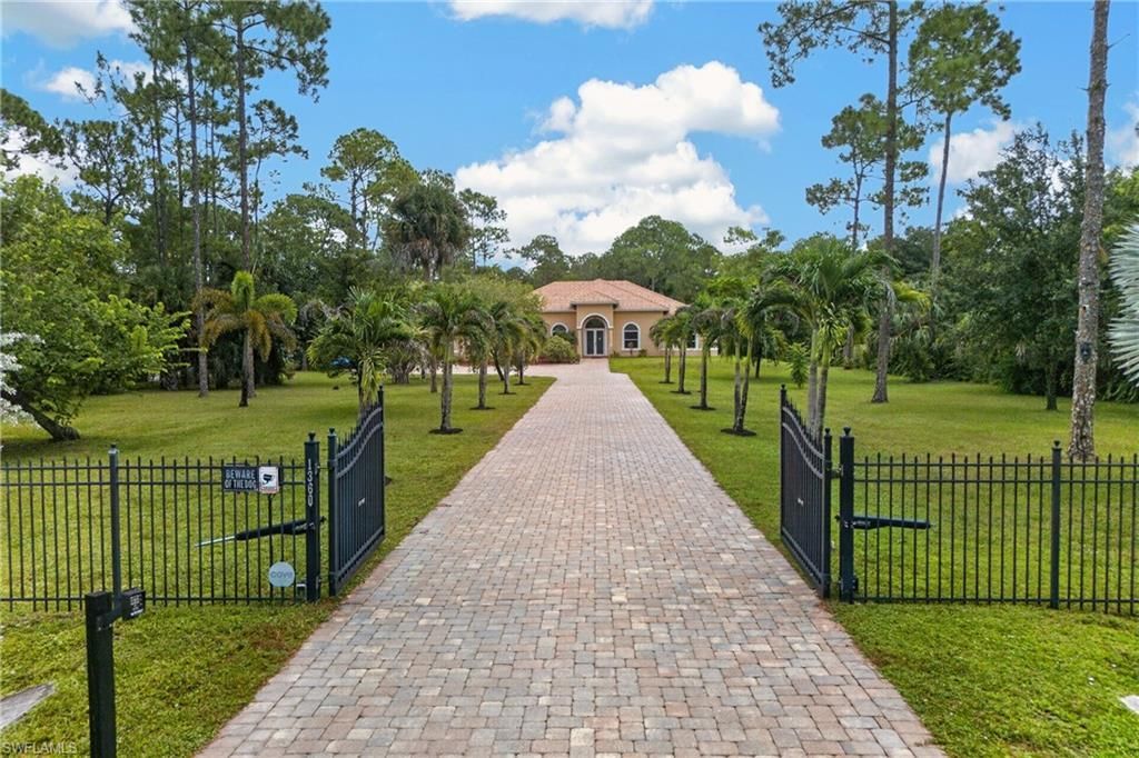 1360 29th St Sw, Naples, FL 34117 Photo