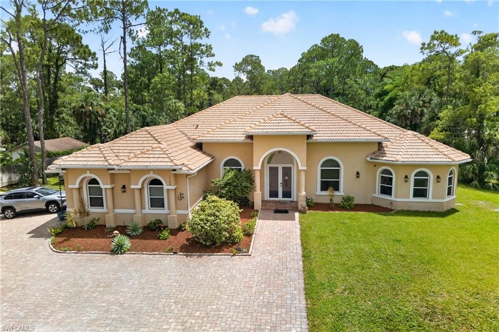 1360 29th St Sw, Naples, FL 34117 Photo