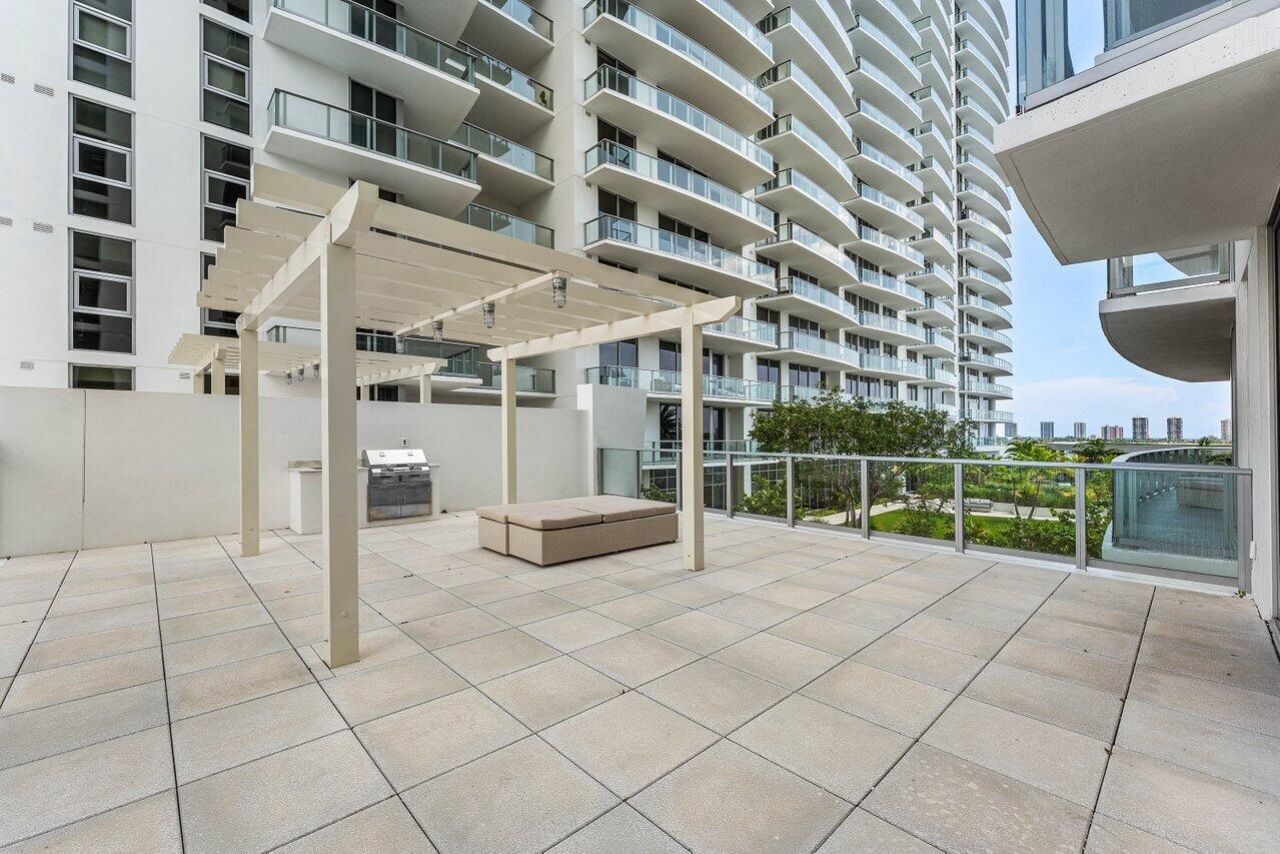 220 Lake Shore Drive, Unit 702, Lake Park, FL 33403 Photo