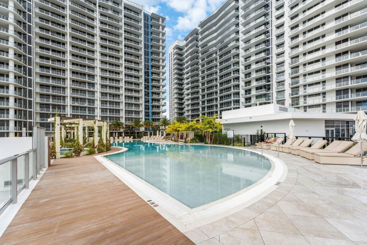 220 Lake Shore Drive, Unit 702, Lake Park, FL 33403 Photo