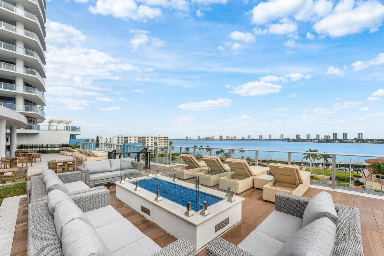 220 Lake Shore Drive, Unit 702, Lake Park, FL 33403 Photo