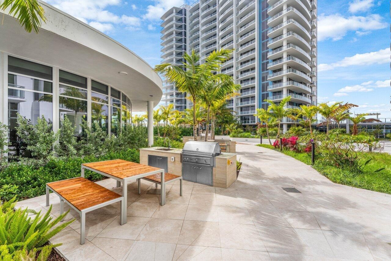 220 Lake Shore Drive, Unit 702, Lake Park, FL 33403 Photo