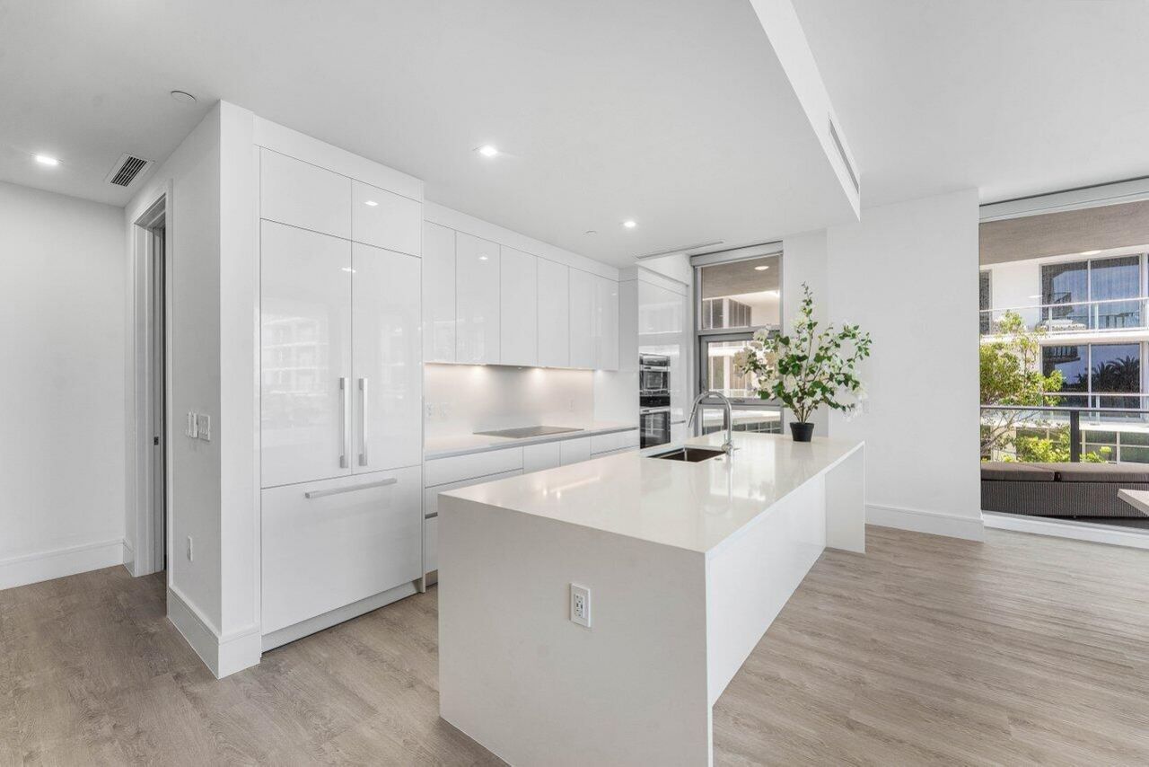 220 Lake Shore Drive, Unit 702, Lake Park, FL 33403 Photo