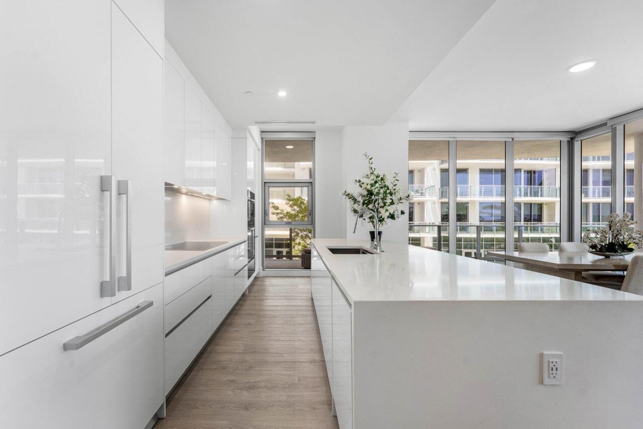 220 Lake Shore Drive, Unit 702, Lake Park, FL 33403 Photo