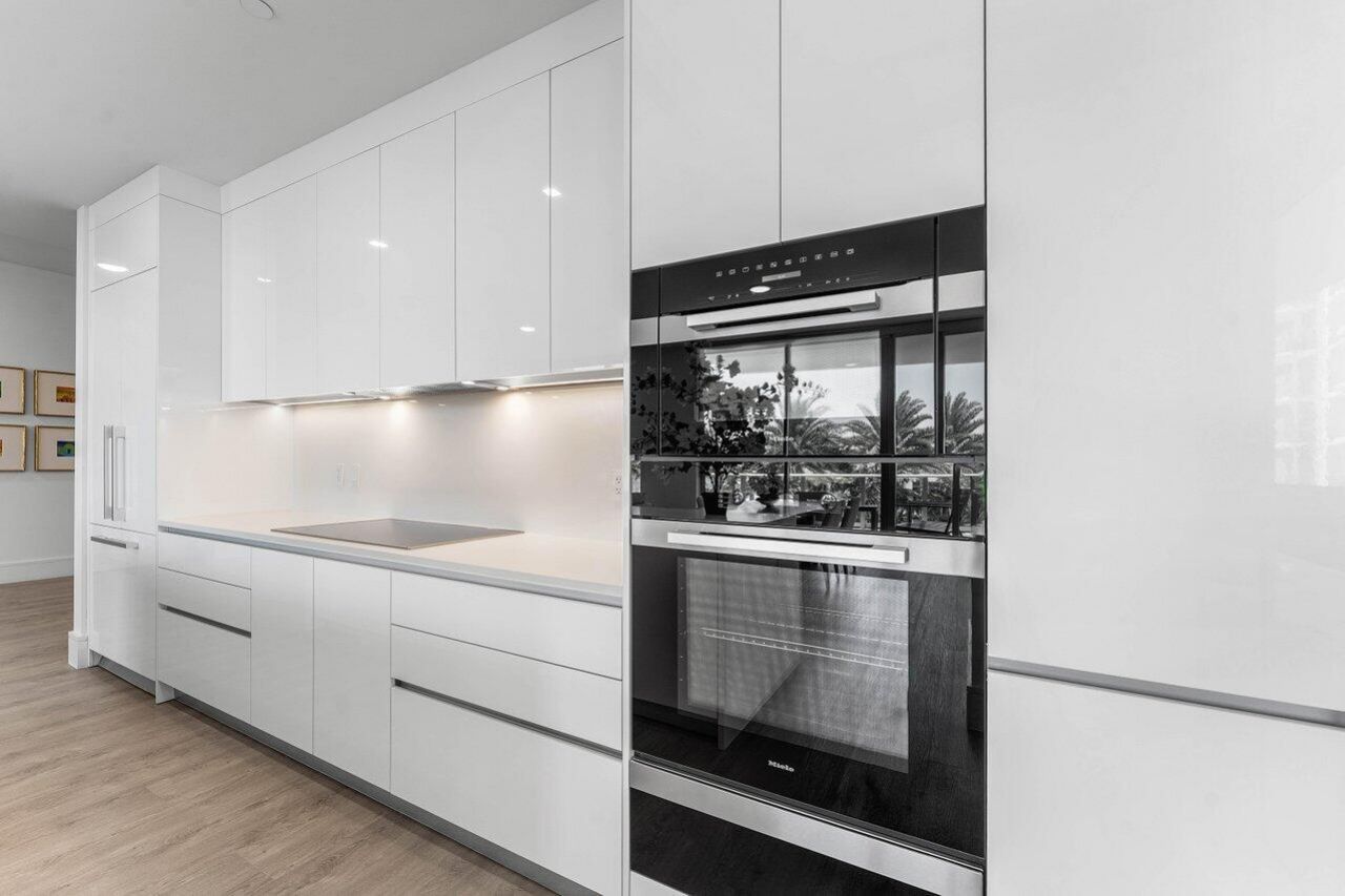 220 Lake Shore Drive, Unit 702, Lake Park, FL 33403 Photo