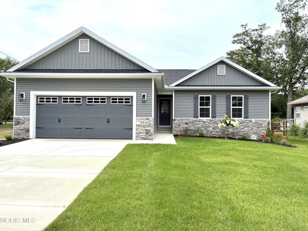 6634 Long Street, Whitehouse, OH 43571