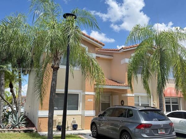 13891 SW 64th St , Miami, FL 33183