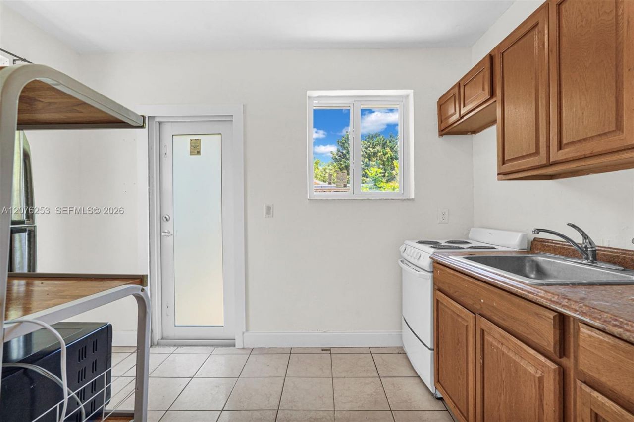 160 NW 45th St, Unit 2, Miami, FL 33127 Photo