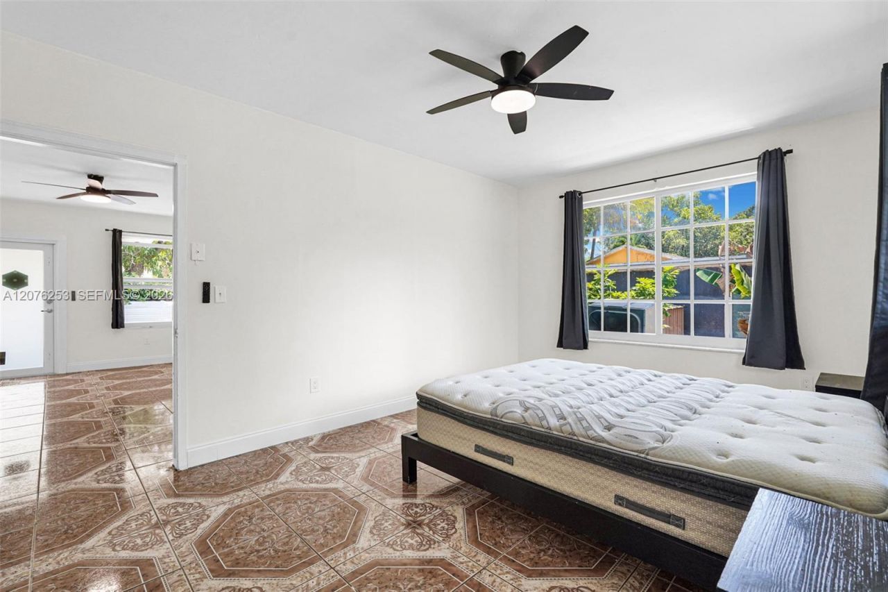 160 NW 45th St, Unit 2, Miami, FL 33127 Photo