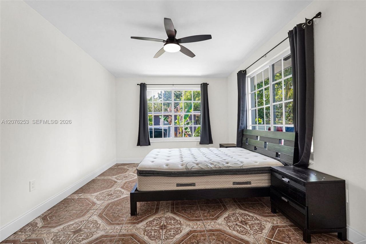 160 NW 45th St, Unit 2, Miami, FL 33127 Photo