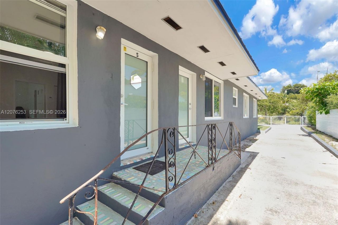 160 NW 45th St, Unit 2, Miami, FL 33127 Photo
