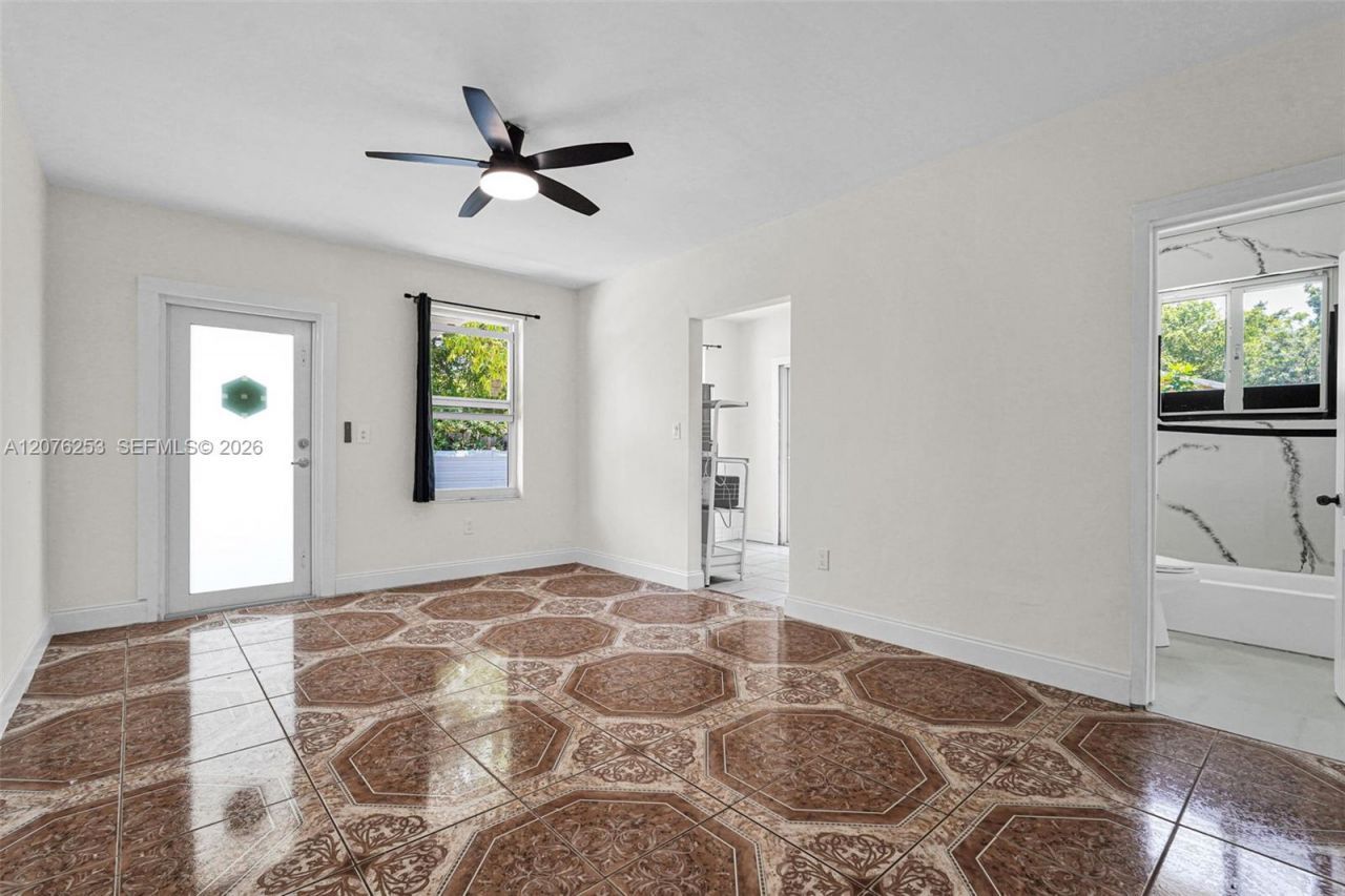 160 NW 45th St, Unit 2, Miami, FL 33127 Photo