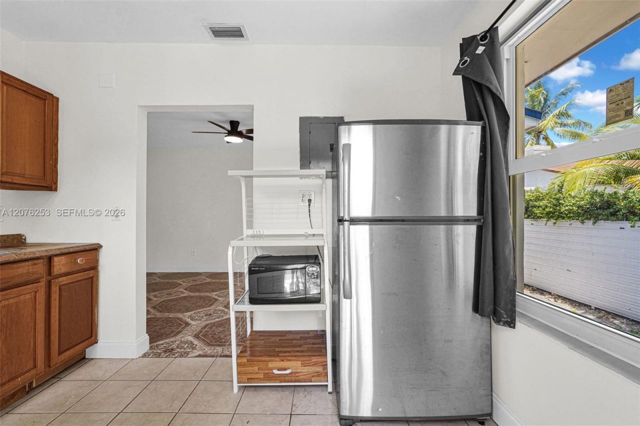 160 NW 45th St, Unit 2, Miami, FL 33127 Photo