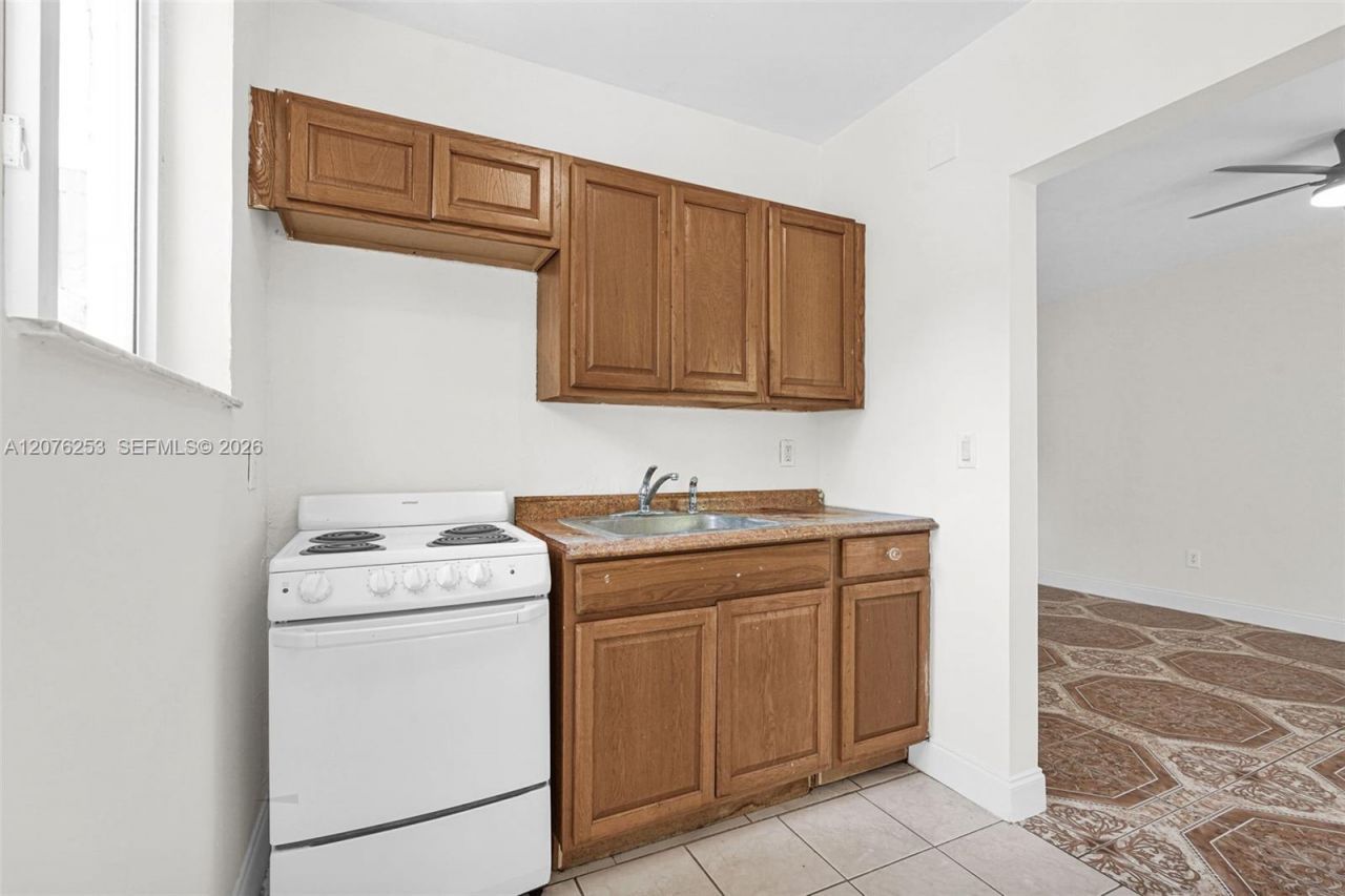 160 NW 45th St, Unit 2, Miami, FL 33127 Photo