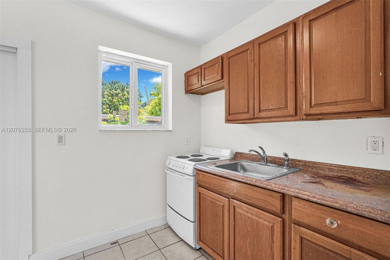160 NW 45th St, Unit 2, Miami, FL 33127 Photo