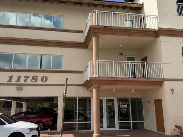 11780 SW 89th St , Unit 204, Miami, FL 33186