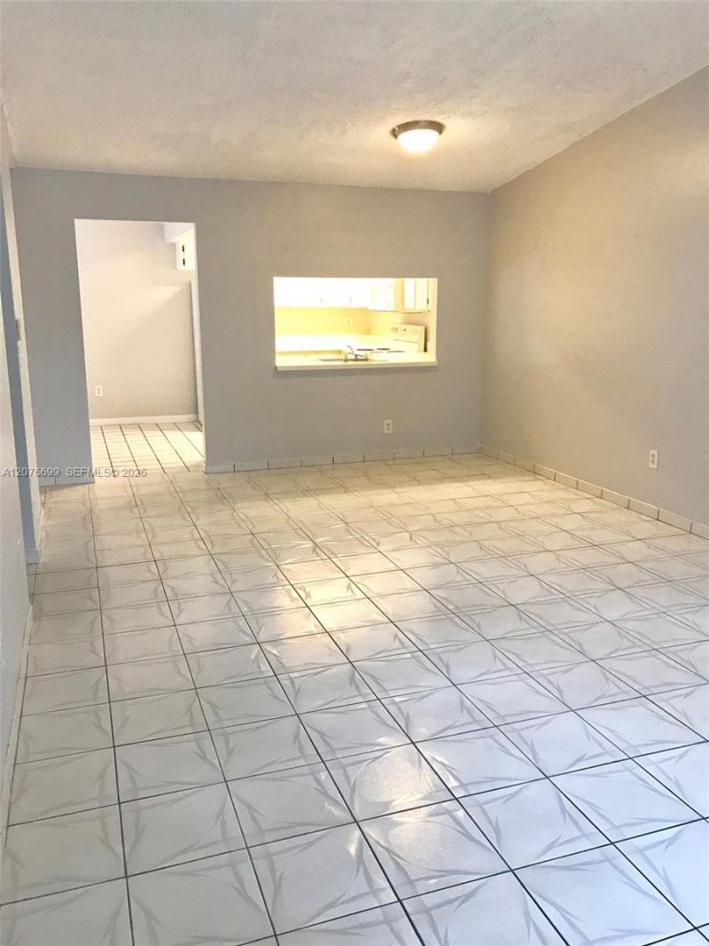 9810 Hammocks Blvd , Unit 202, Miami, FL 33196 Photo