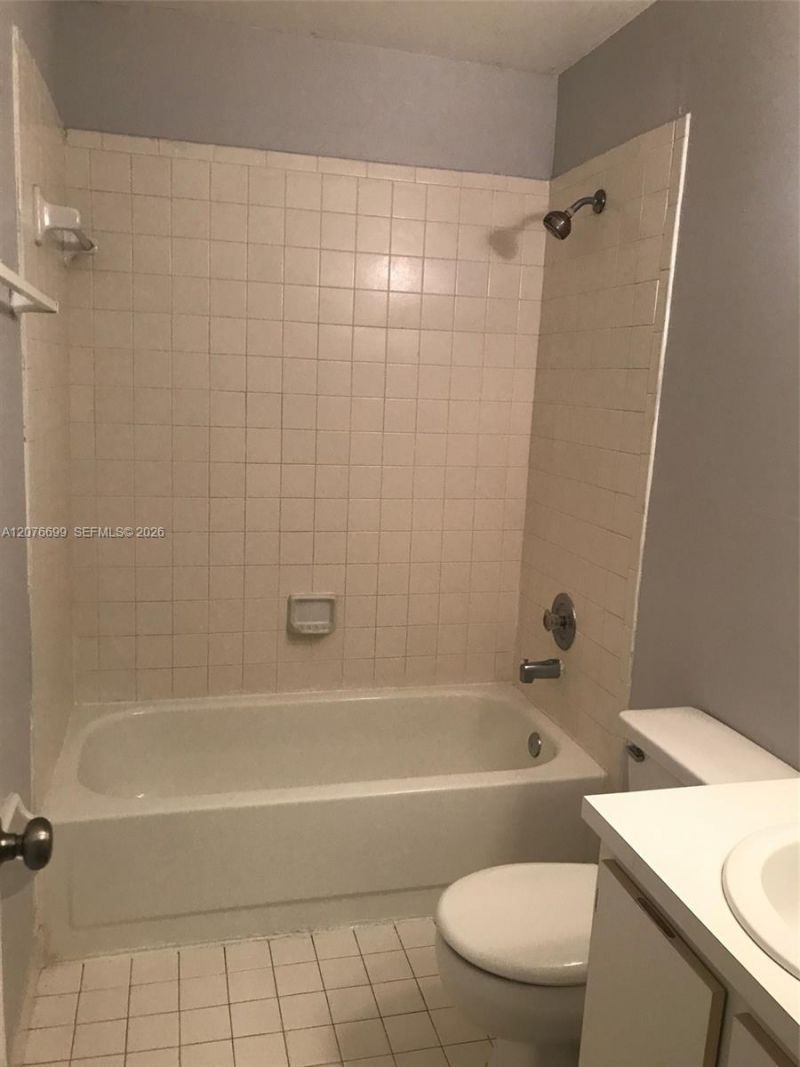 9810 Hammocks Blvd , Unit 202, Miami, FL 33196 Photo