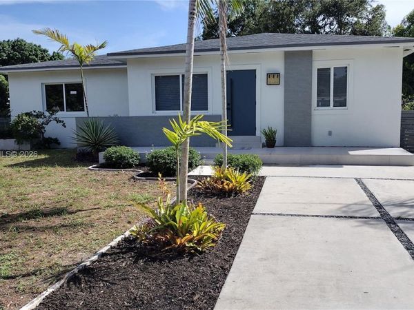 300 S Biscayne River Dr , Miami, FL 33169