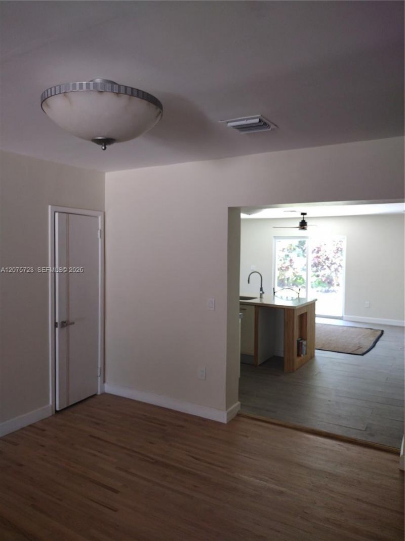 300 S Biscayne River Dr , Miami, FL 33169 Photo