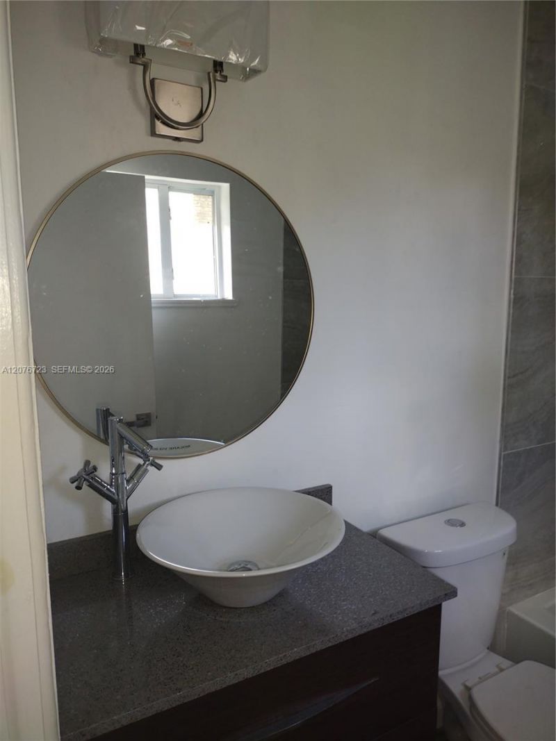 300 S Biscayne River Dr , Miami, FL 33169 Photo