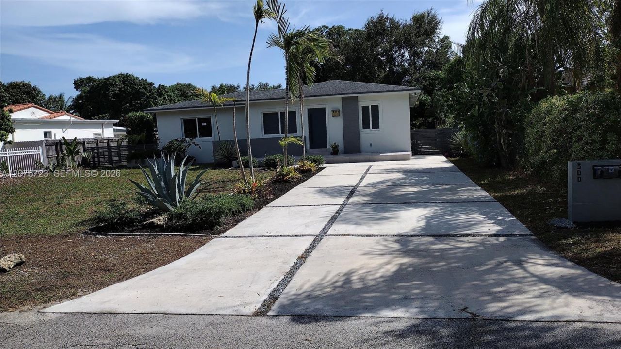 300 S Biscayne River Dr , Miami, FL 33169 Photo