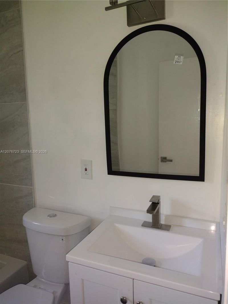 300 S Biscayne River Dr , Miami, FL 33169 Photo